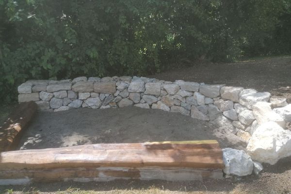 sitzmauer-als-trockenmauer-02419996C3-3CE4-5250-21AC-3D2BE90E5A77.jpg
