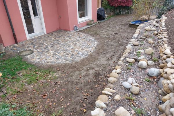 abgerundete-gartengestaltung-075470EC2C-1A4B-315F-FA53-55ED5CDC7C13.jpg